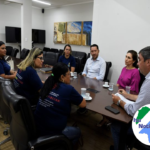 Representantes de associação apresentam ao Governo corrida para conscientizar sobre autismo.